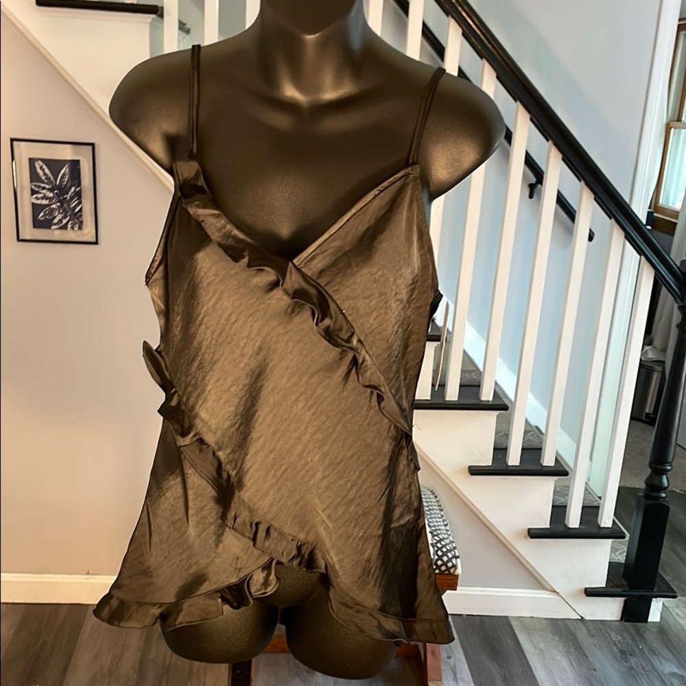 ⭐️ 5 items for $15 ⭐️ Melrose and Market Black Ruffled Camisole Top